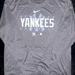 Nike Gray New York Yankees Dri Fit Long Sleeve Graphic Tee