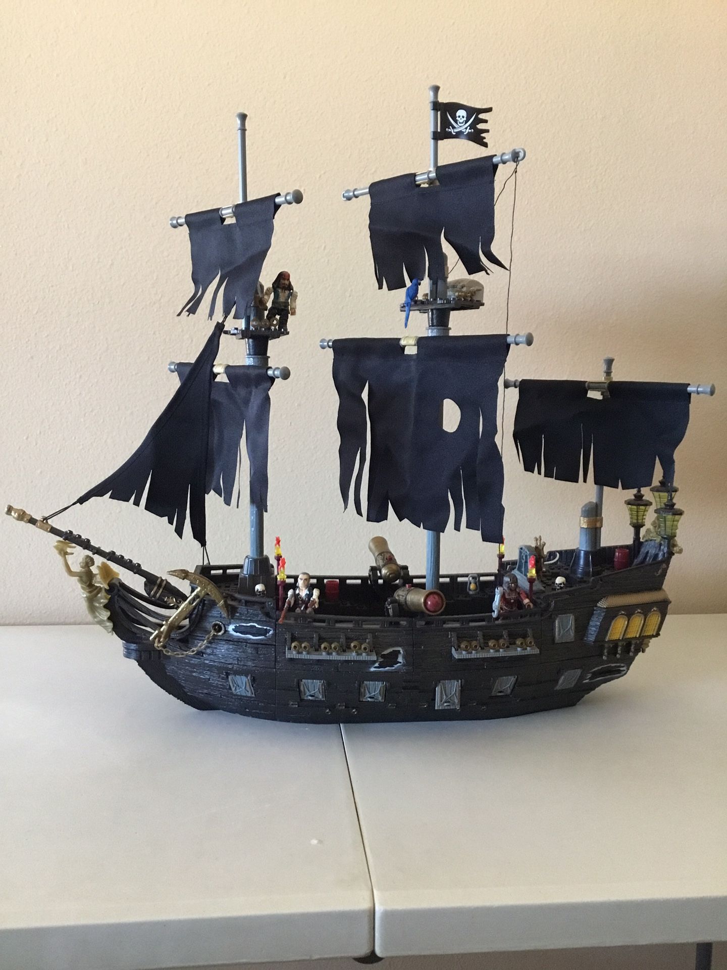 Mega Bloks Disney Pirates Of The Caribbean: At Worlds End #1066 Black Pearl (175 Pcs) 2007