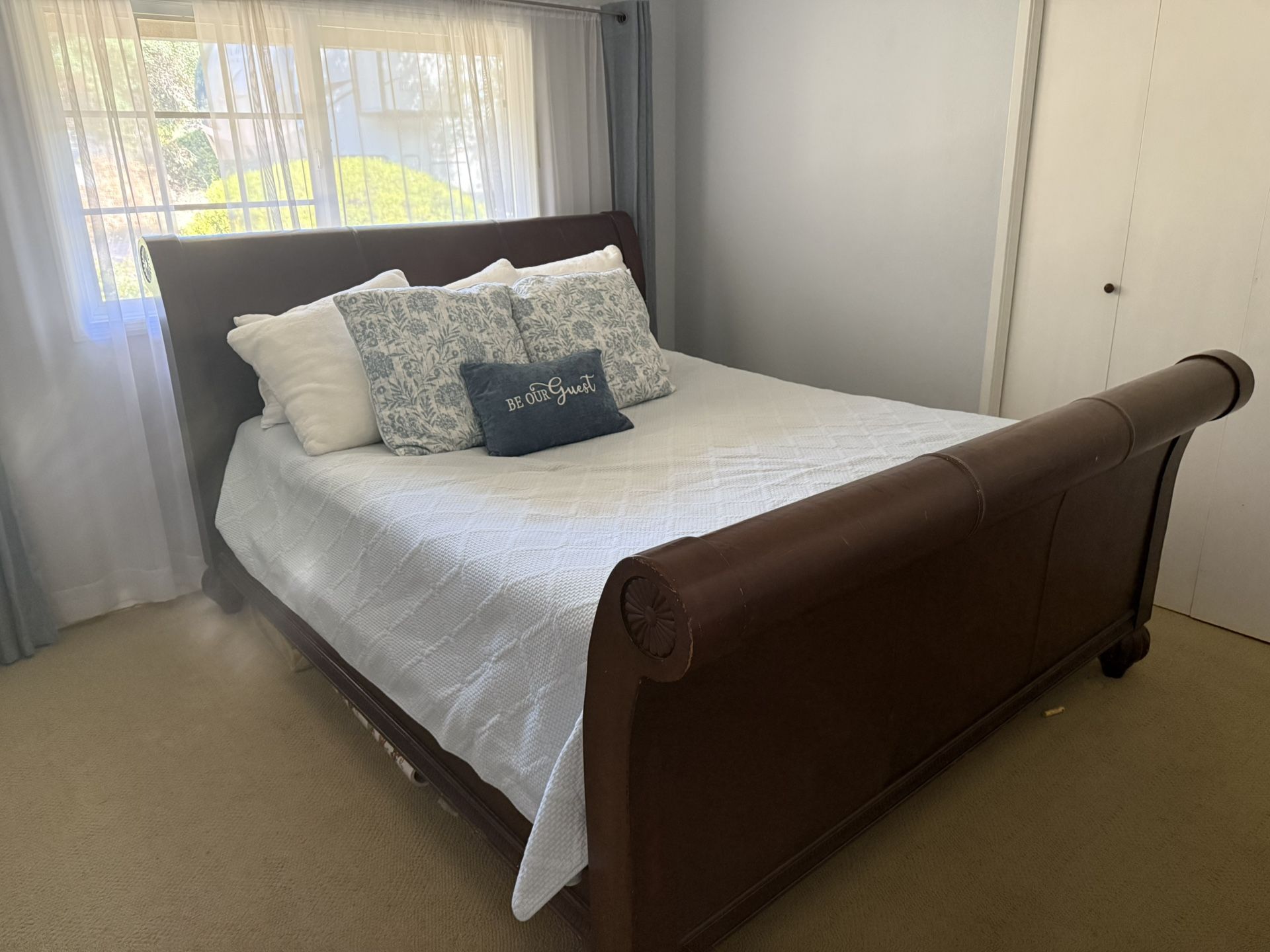 California King sleigh Bed