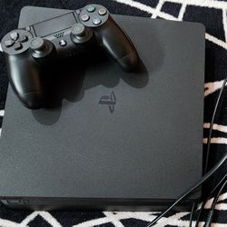 Sony PS4 slim 1tb in mint condition 
