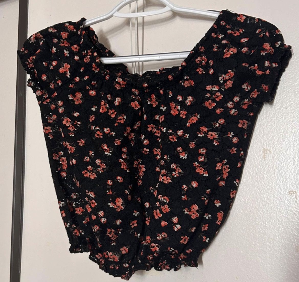 Flowery Top - Size (XS)