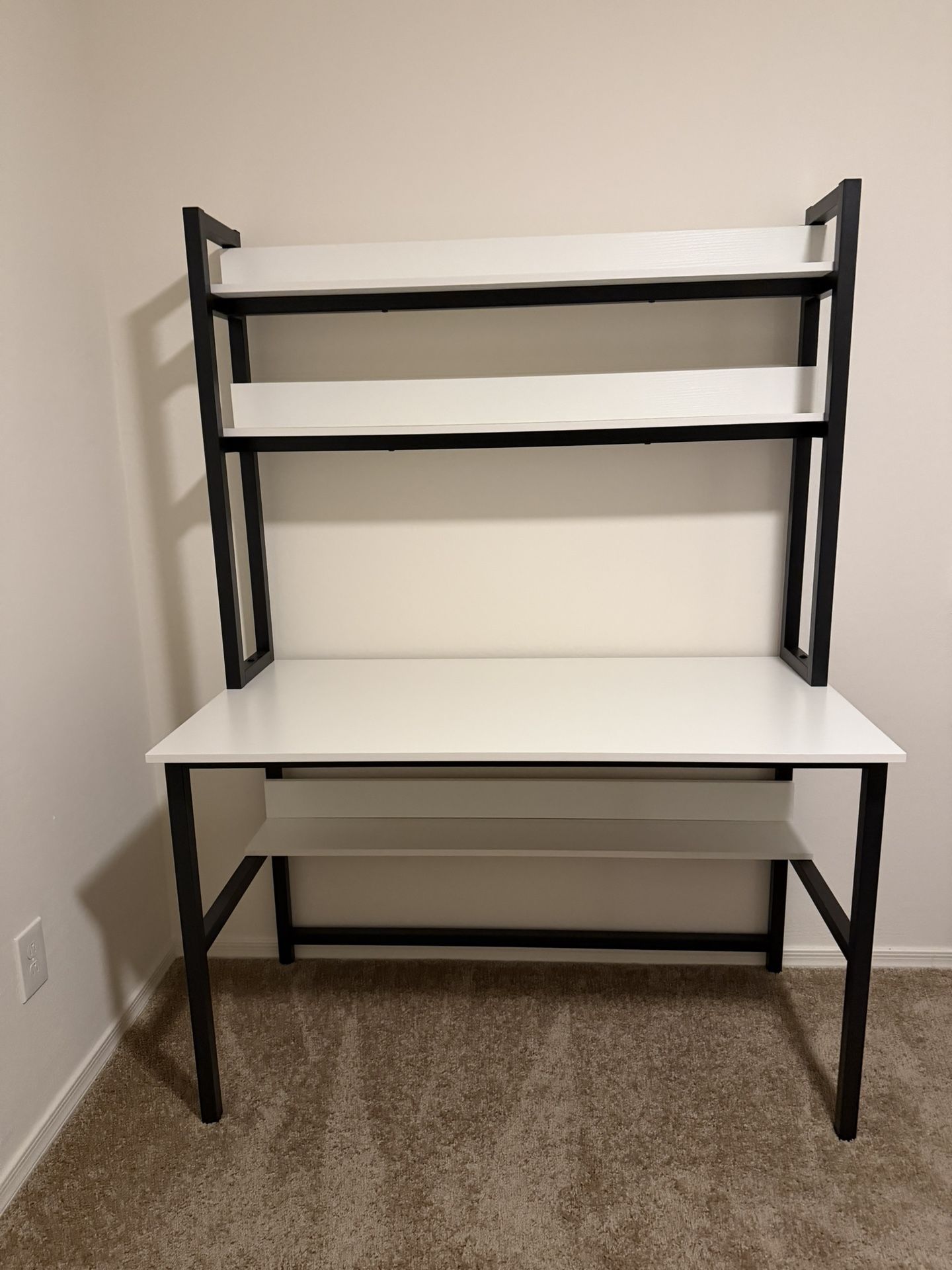 Desk *New* Great For Office Or Gaming