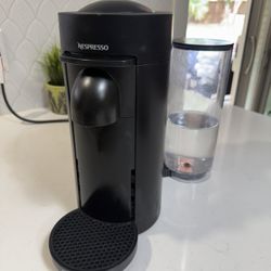 Nespresso DeLonghi Vertuo Machine