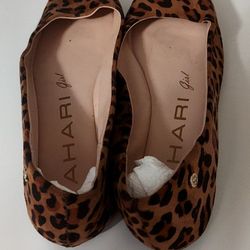 Tahari W 8 Satin Cheetah Print Ballet Flats *LIKE NEW 