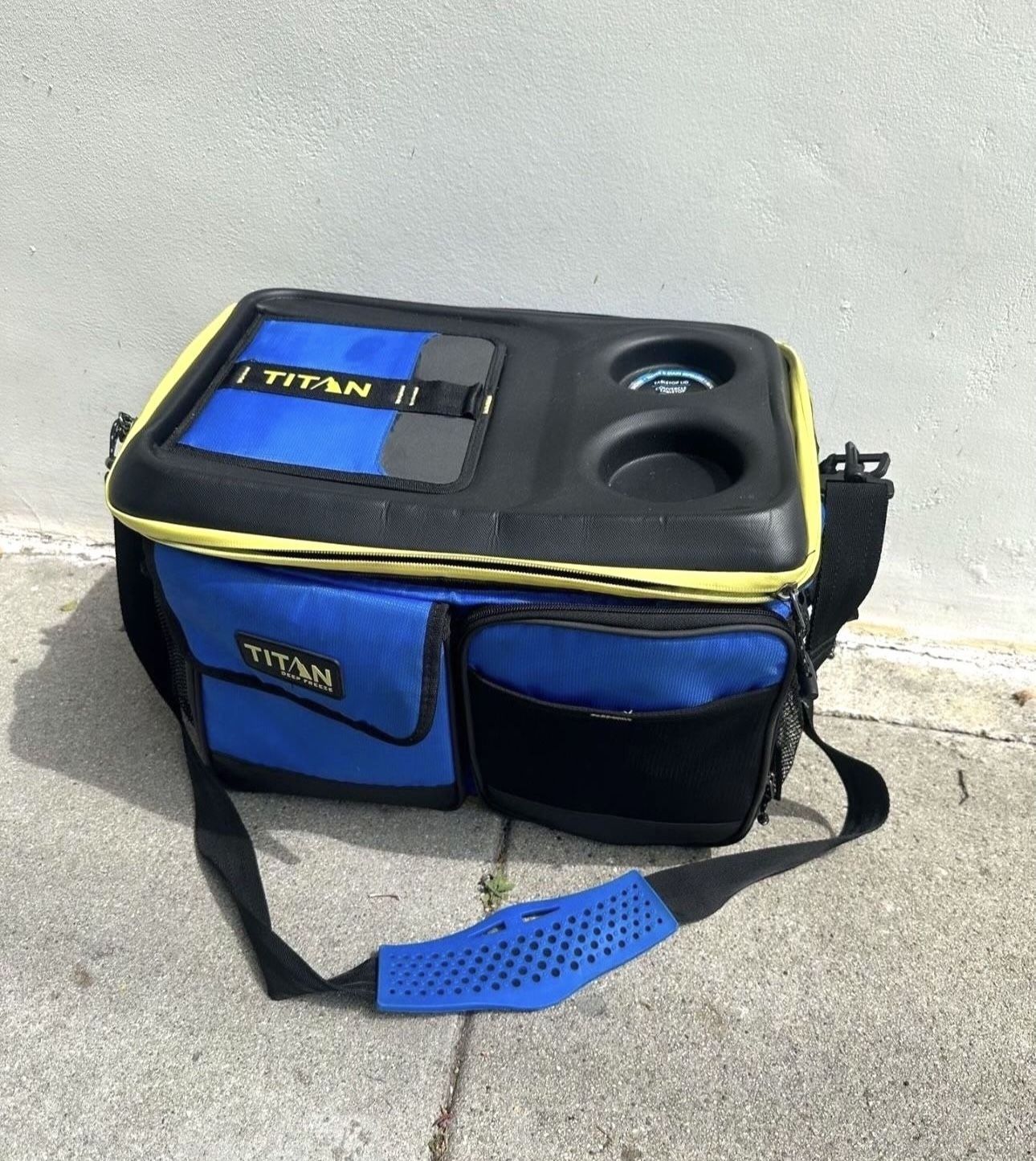 Cooler Titan 50 Cans