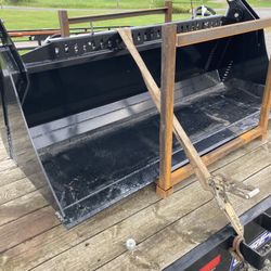 4 In 1  72” Skid Steer Bucket 