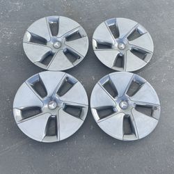 4 - TESLA WHEEL COVER 19in