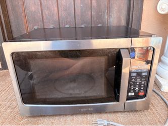 TOSHIBA Countertop Microwave Oven, 1.2 Cu.Ft, 1000W, Stainless Steel