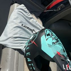 Leatt Dirt Bike Helmet XL