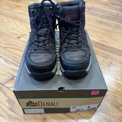 Denali Boys Hiking Boots 🥾 Size 6