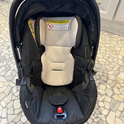 Britax Car Seat With 2 Bases