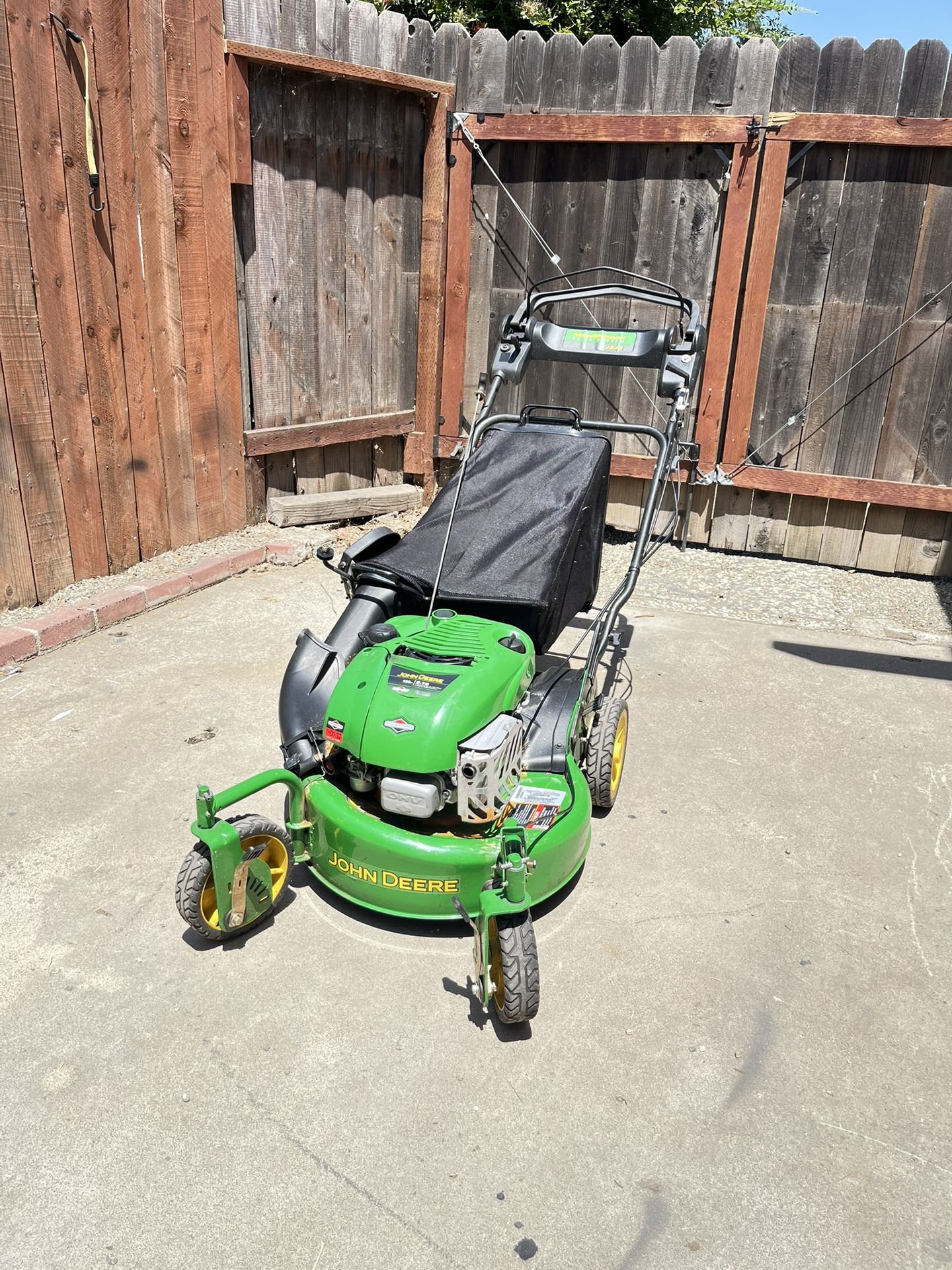 John Deere Lawnmower