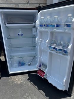 Mini office fridge