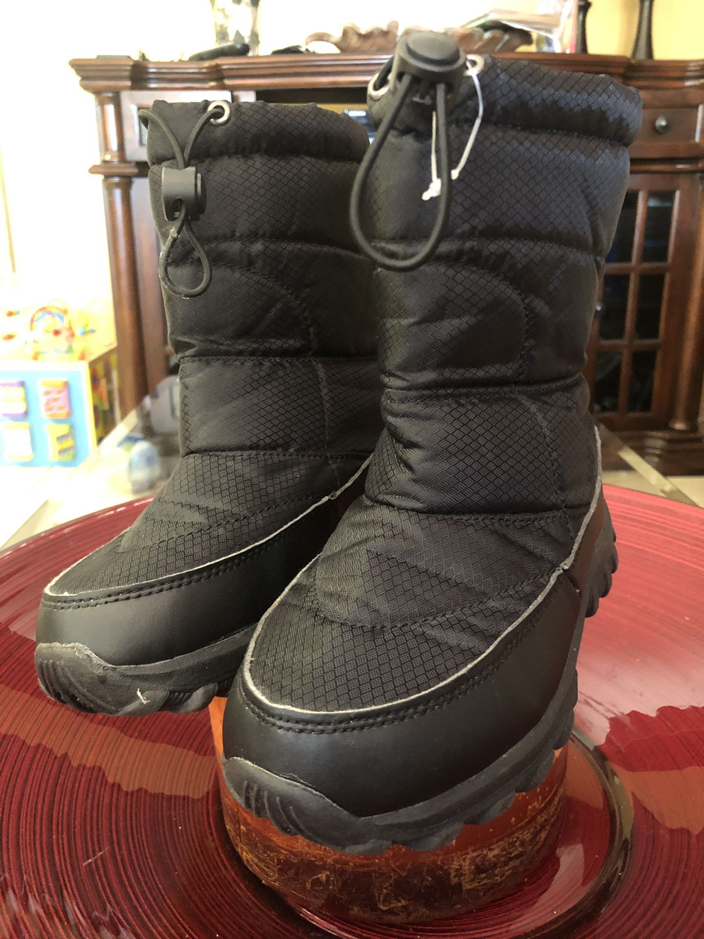 Itasca Kids Snow Boots size 3y