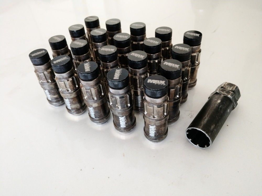 PBM black chrome lug nuts w/ lock key