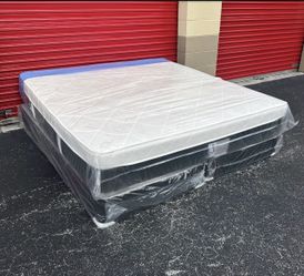 NEW Mattress King Size Plush Pillowtop With Box Spring // Offer  🚚