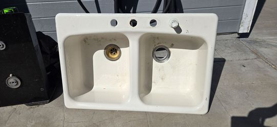White Cast Iron Dou le Bowl Sink 33" x 22"