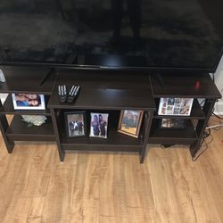 URGENT!! Tv Stand For 55 Inch Tv
