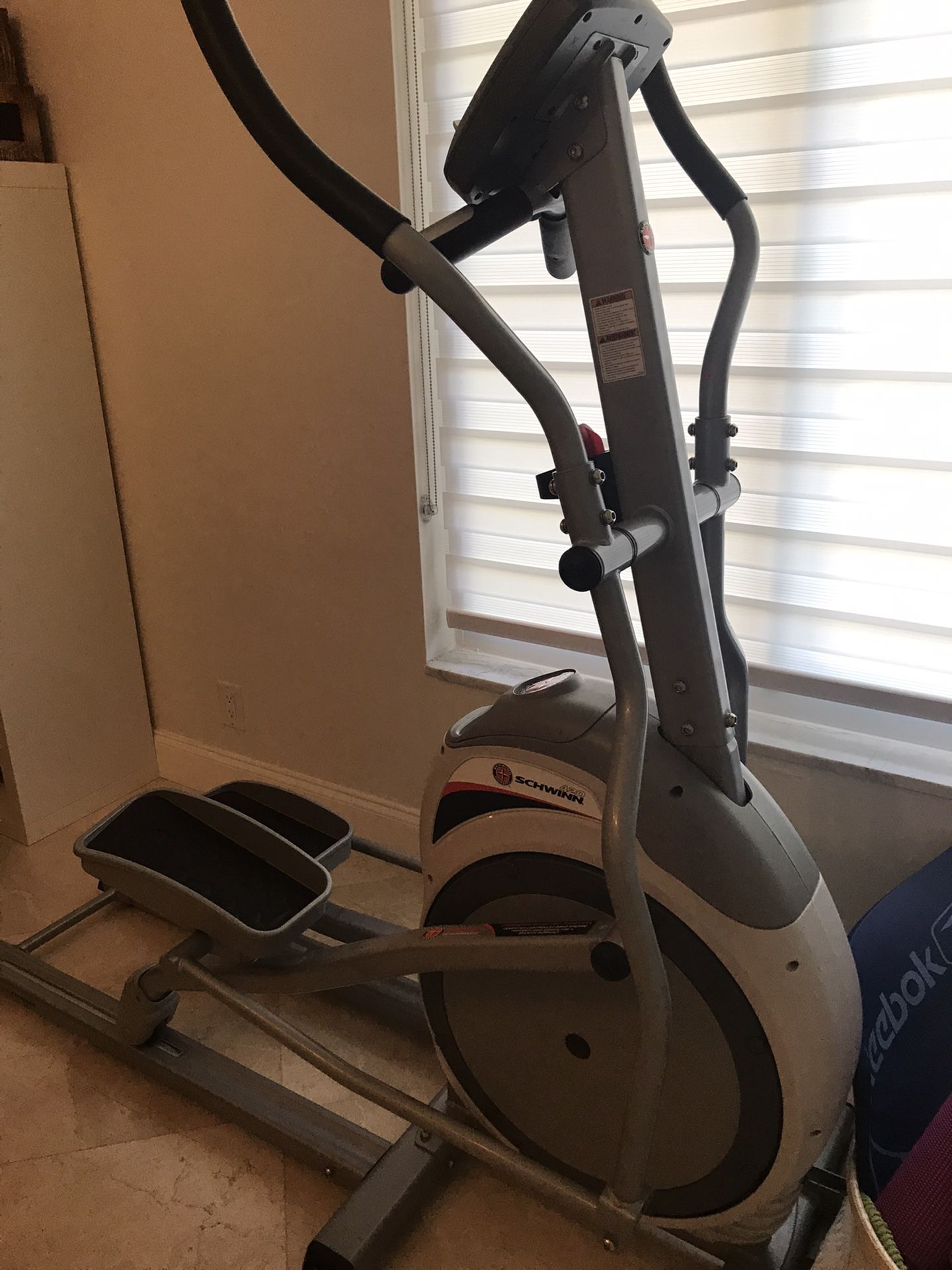 Schwinn Elliptical 420 for Sale in Delray Beach, FL OfferUp
