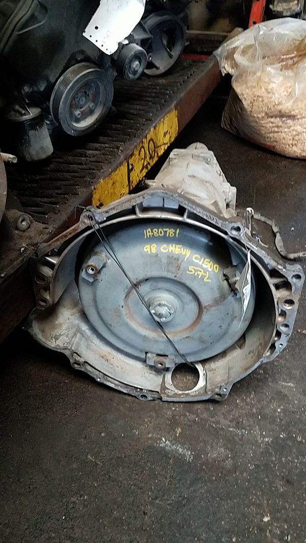 1998 Chevy Silverado transmission 4l60e 5.7 for Sale in Grand Prairie