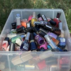 Nails Polish Various Colora and Brand