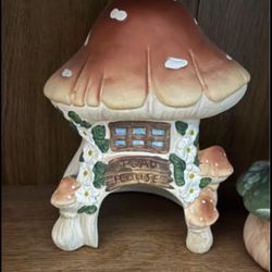 Ceramic Mushroom Toad House 