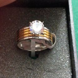 New Stainless Stainless Gold Tone Ring Had Cubic Stones Mpu Serious Buyers Don't Deliver Cash Only 
