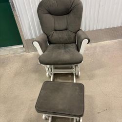 Nursery Sardonyx Oyster/Gray Glider rocking chair & Ottoman… $125