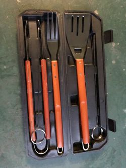 Barbecuing utensils