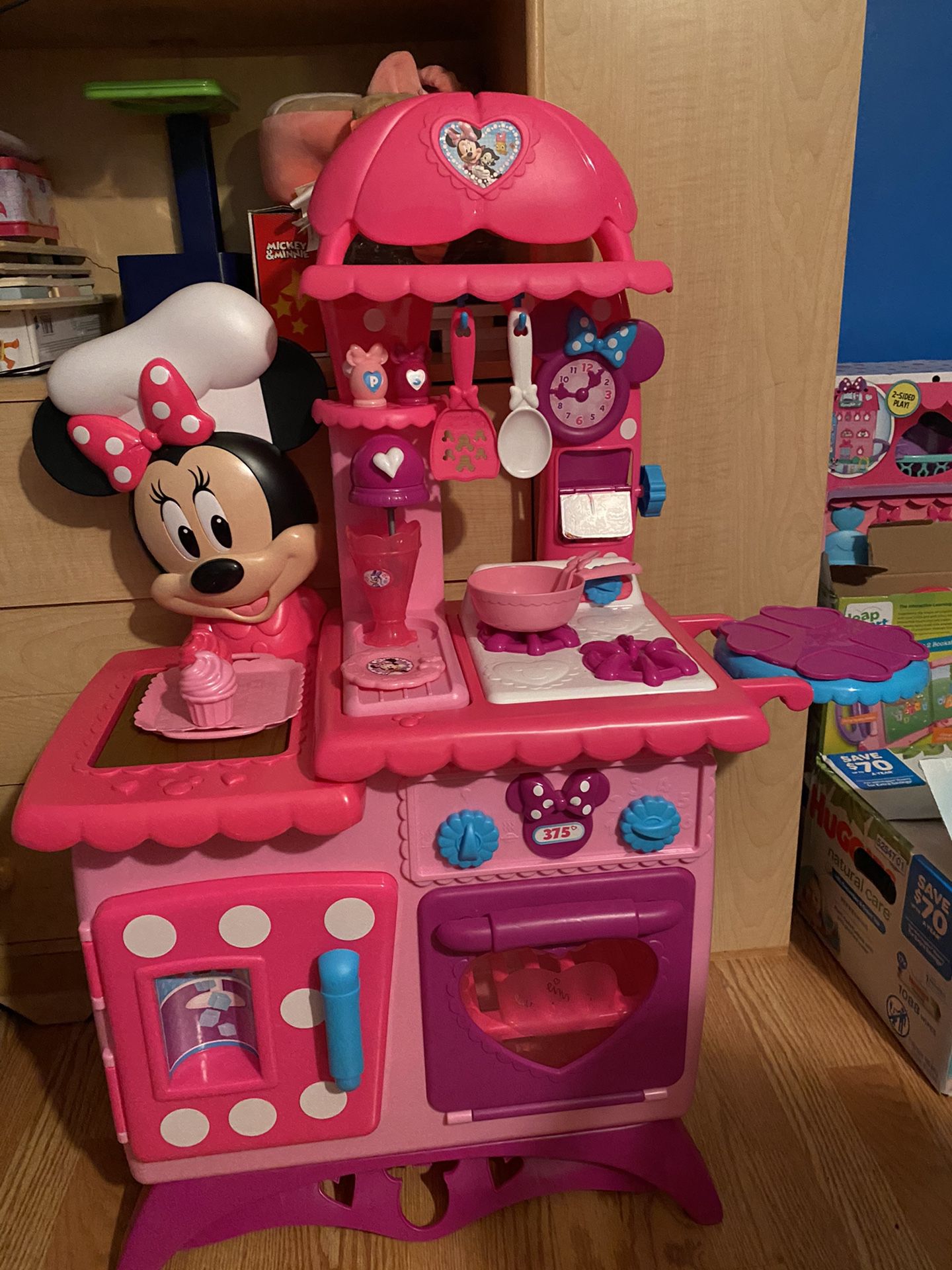 Minnie Mouse Flipping Fun Kitchen 
