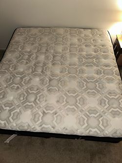 King Size  Sealy Posturepedic Mattress