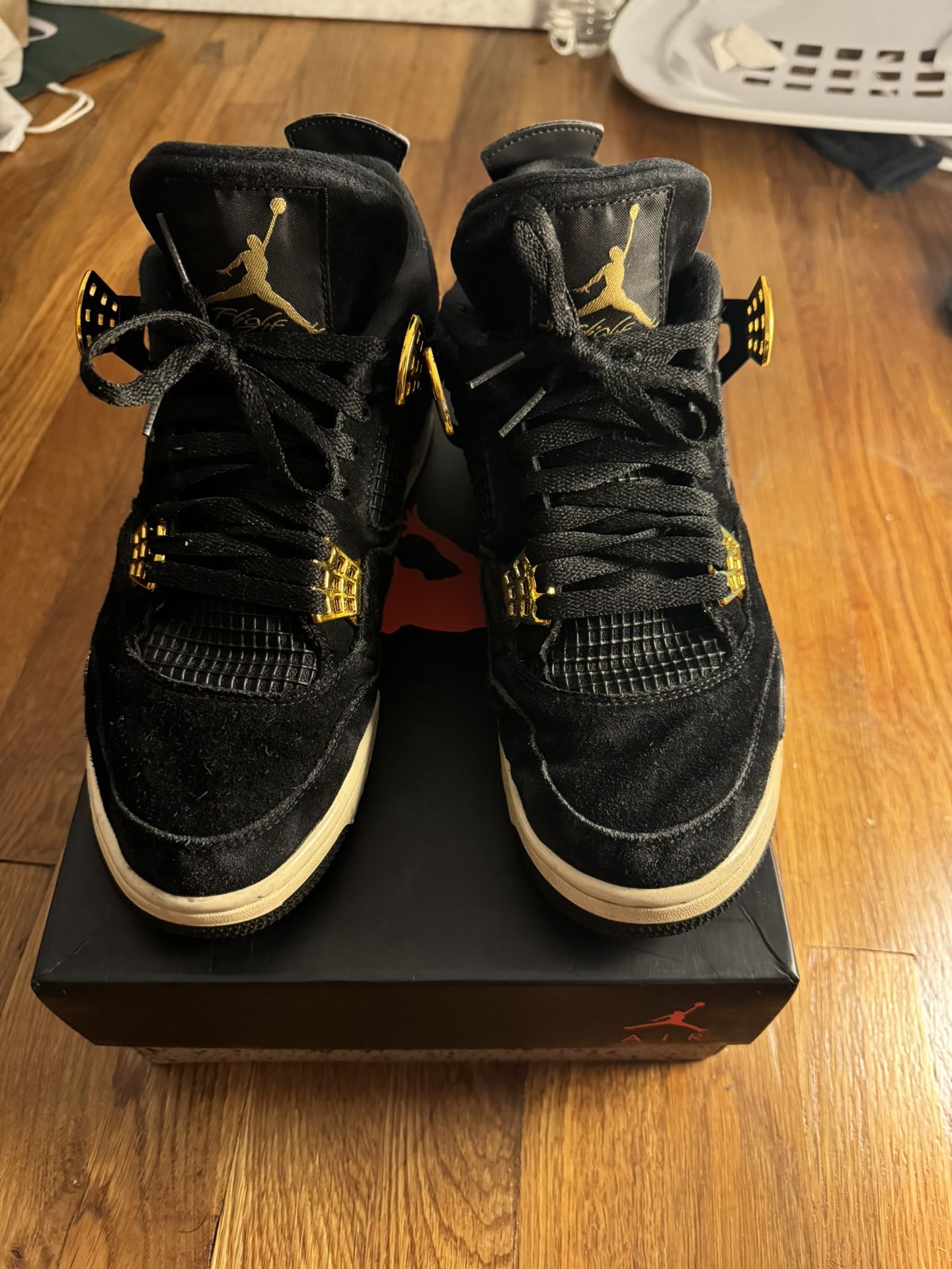 Jordan 4 Royalty Size 9