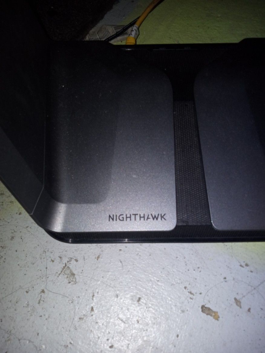 Netgear Nighthawk Ax8