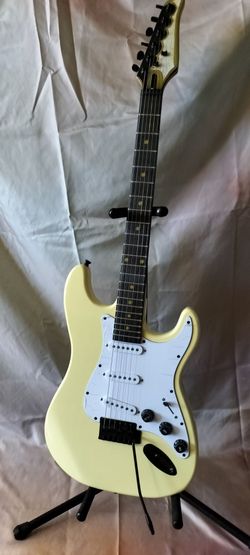 New custom electric guitar with new bag and cable