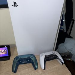 PlayStation 5 Standard Edition With Controls 