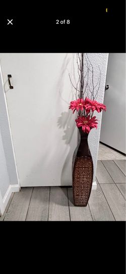Metal flower vase