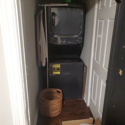 Moving SELL STACKABLE WASHER DRYER 