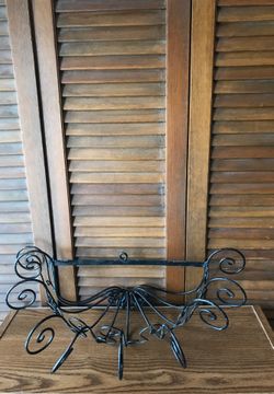 Wall Wrought Iron Basket Plant Holder