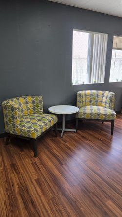 Chairs and table. Like new