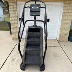 Matrix-Fitness-Climbing-Exercise-Machine