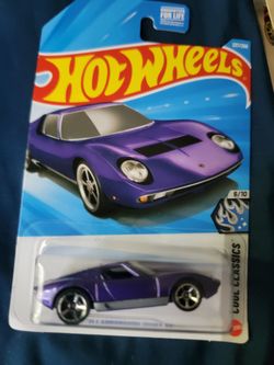 Hot Wheels Cool Classics Lamborghini Miura Purple