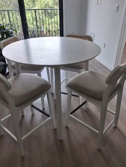 Dining set