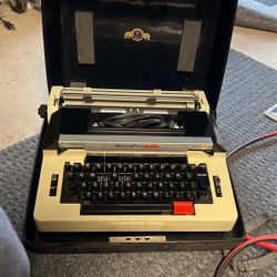 Old Type Writer