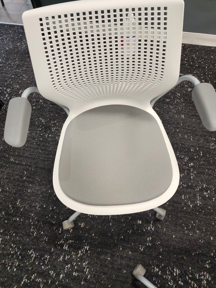 Knoll Office Chair – Great Condition
