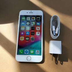 iPhone 6 - UNLOCKED - Like New 