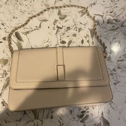 Beige hand bag with gold chain, only worn once