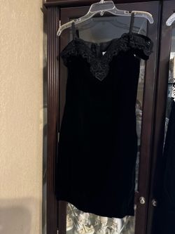 Women’s black velvet dress size 7