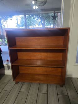 GUC wooden bookshelf