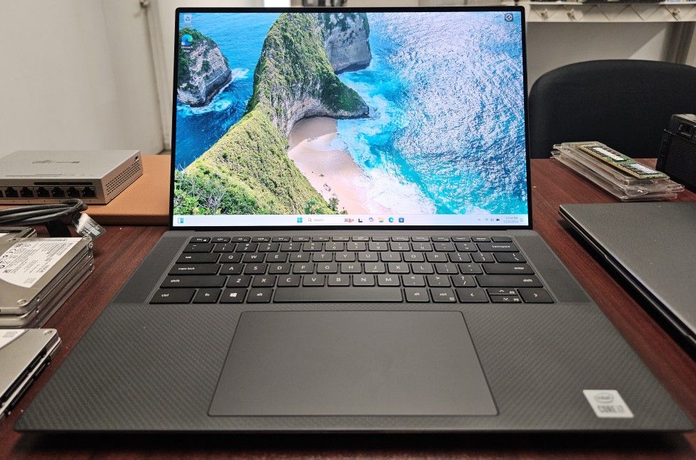 Dell XPS 15 9500 LAPTOP, i7-10750H, 4K,32GB RAM, 1TB NVMe, GeForce GTX 1650Ti, WIN 11 Pro. New Battery
