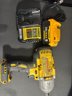 Impacto de media DeWalt con batería y cargador